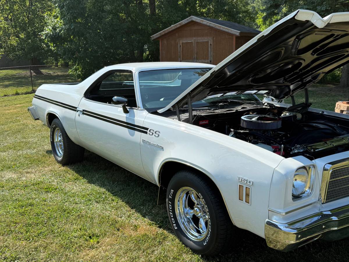 Chevy-el-camino-1974-white-10