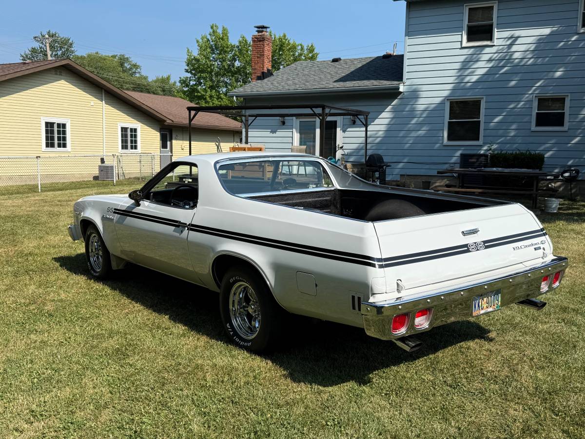 Chevy-el-camino-1974-white-4