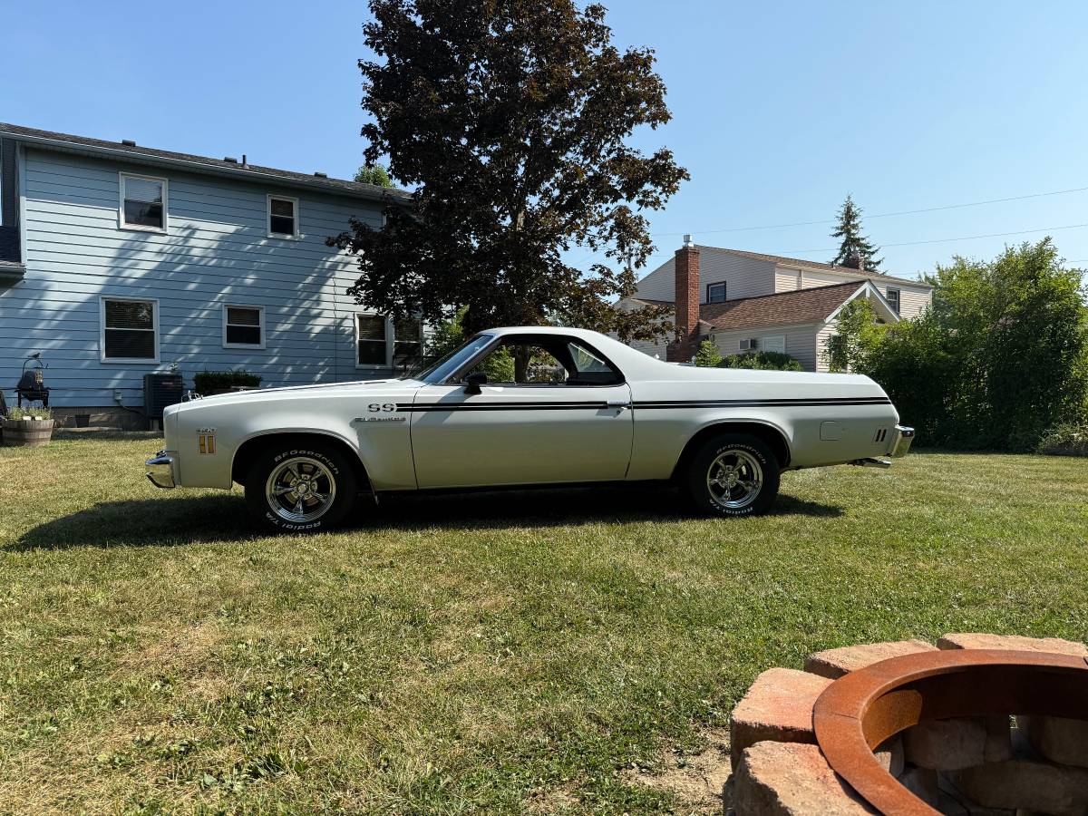 Chevy-el-camino-1974-white
