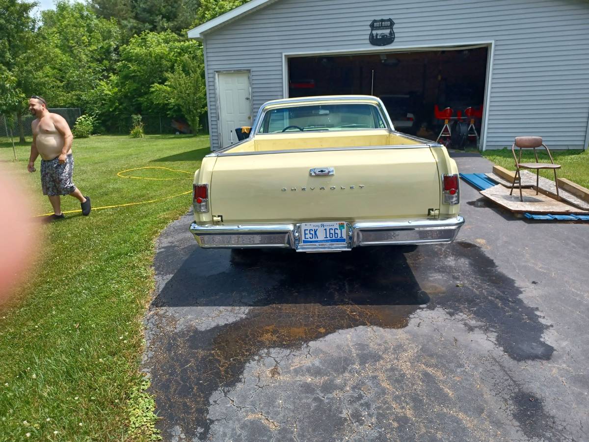 Chevy-elcamino-1964-yellow-14
