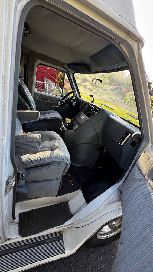 Chevy-falcon-get-away-camper-van-1990-4