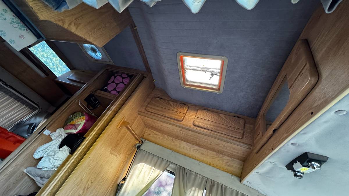 Chevy-falcon-get-away-camper-van-1990-6