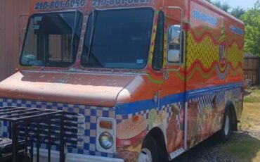 Chevy-food-truck-1989-orange-1