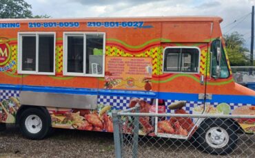 Chevy-food-truck-1989-orange-11