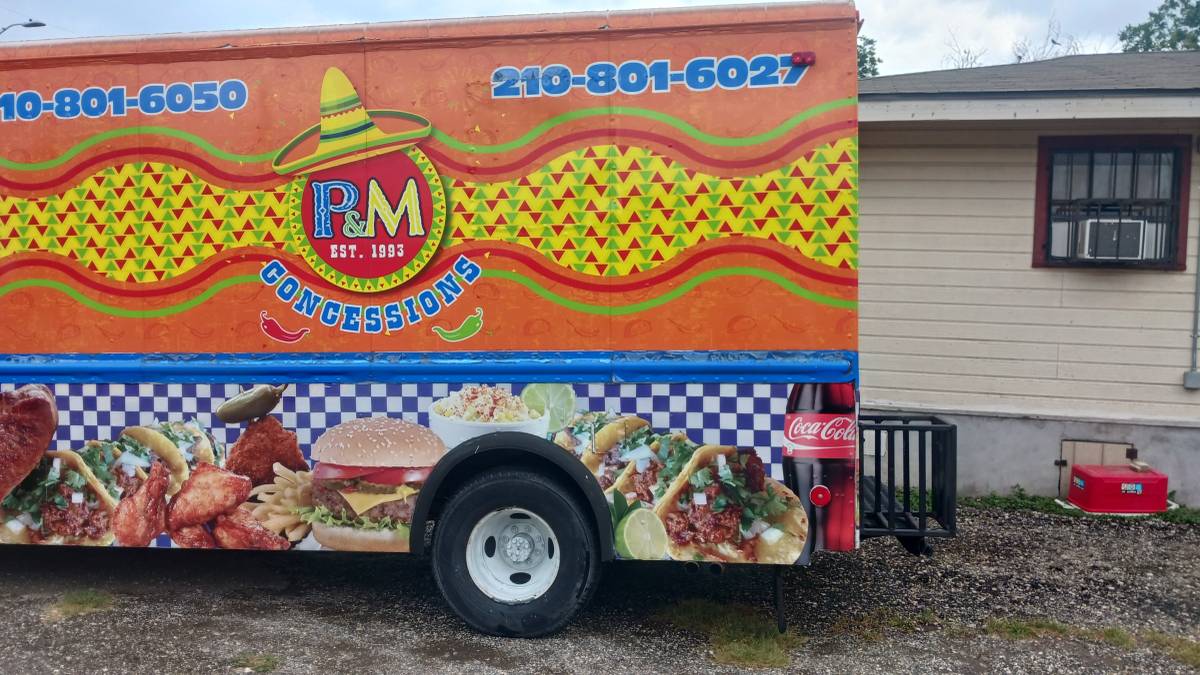 Chevy-food-truck-1989-orange-13