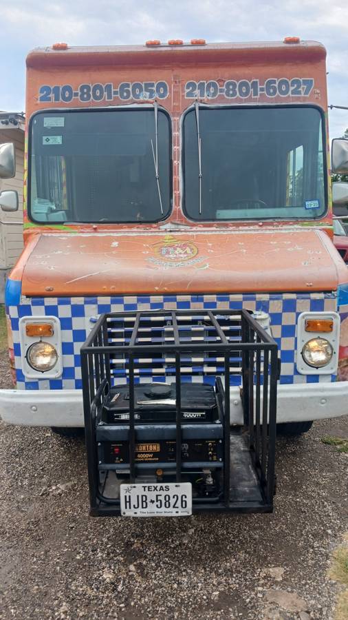 Chevy-food-truck-1989-orange-15
