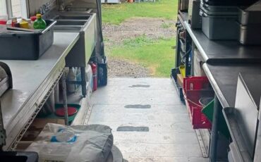 Chevy-food-truck-1989-orange-2