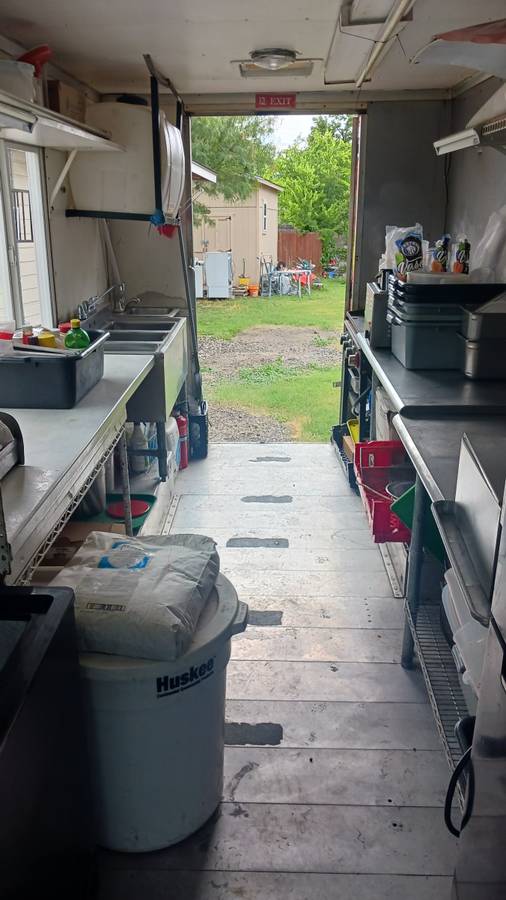 Chevy-food-truck-1989-orange-2