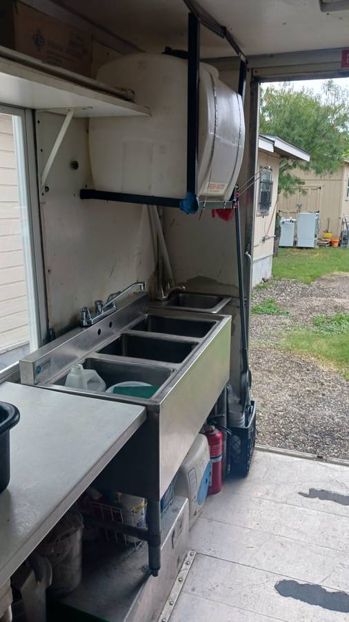Chevy-food-truck-1989-orange-9