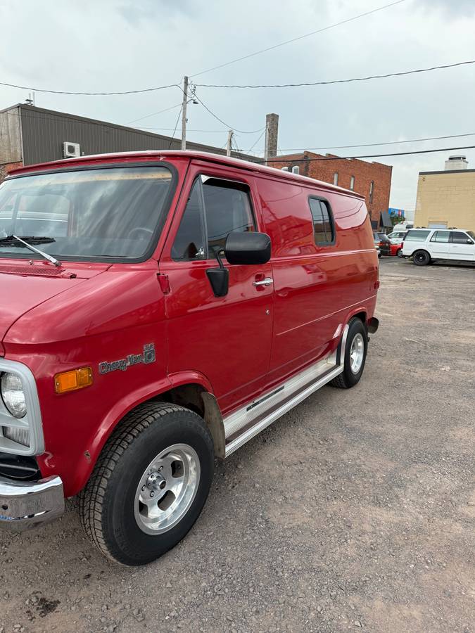 Chevy-g-20-van-1981-red-1