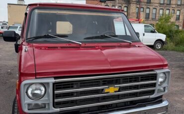 Chevy-g-20-van-1981-red