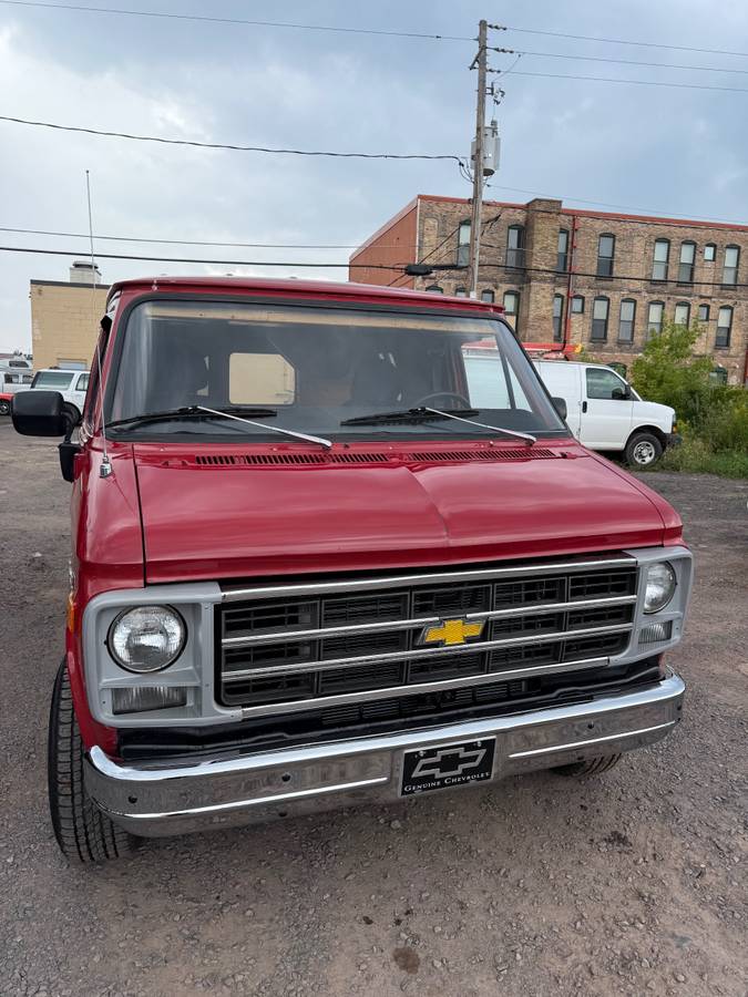 Chevy-g-20-van-1981-red