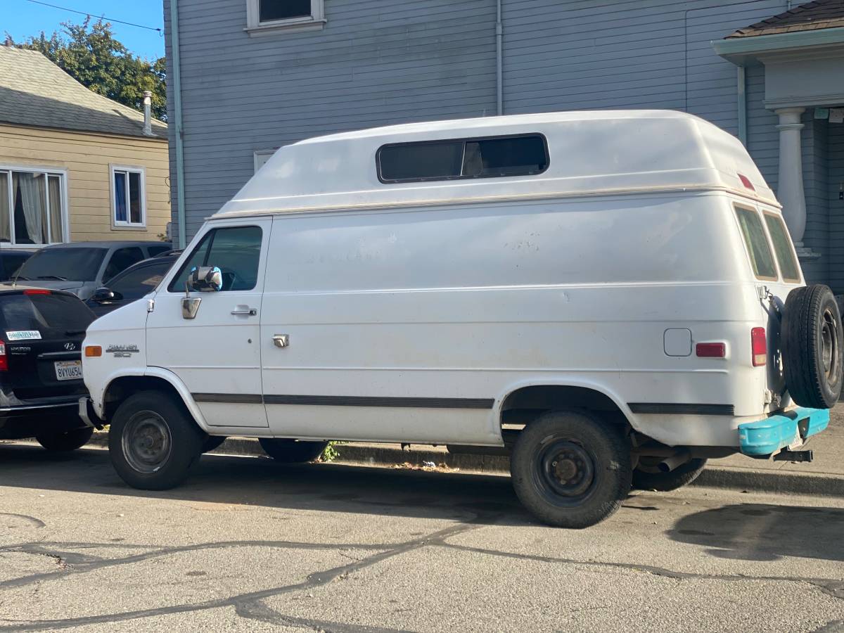 Chevy-g-series-diesel-1995-white
