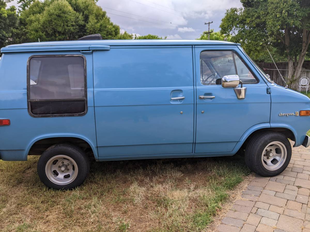 Chevy-g10-1975-6