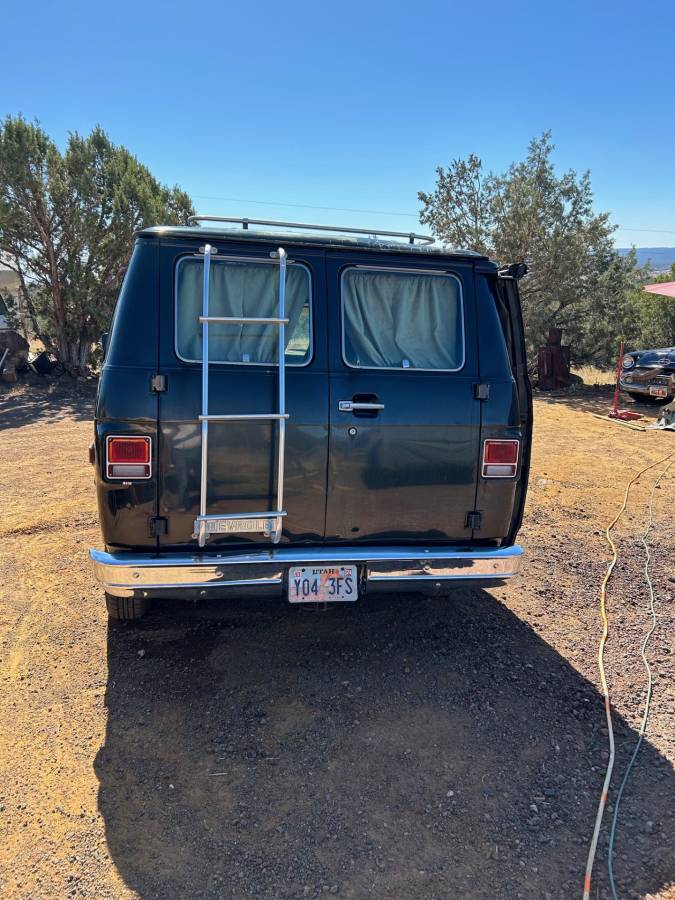 Chevy-g10-1982-black-1