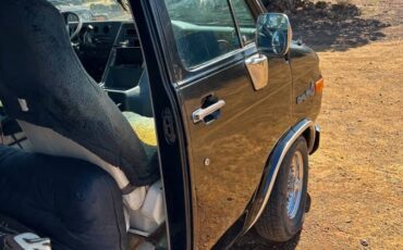 Chevy-g10-1982-black-4