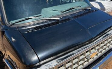Chevy-g10-1982-black-5