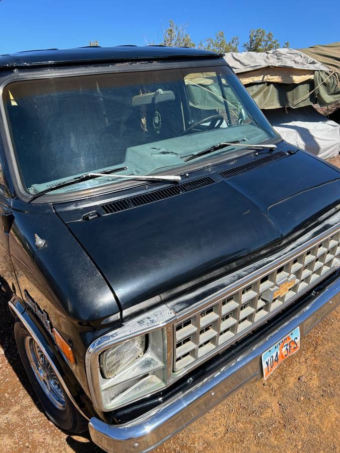 Chevy-g10-1982-black-5