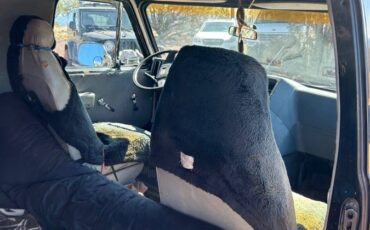 Chevy-g10-1982-black-7