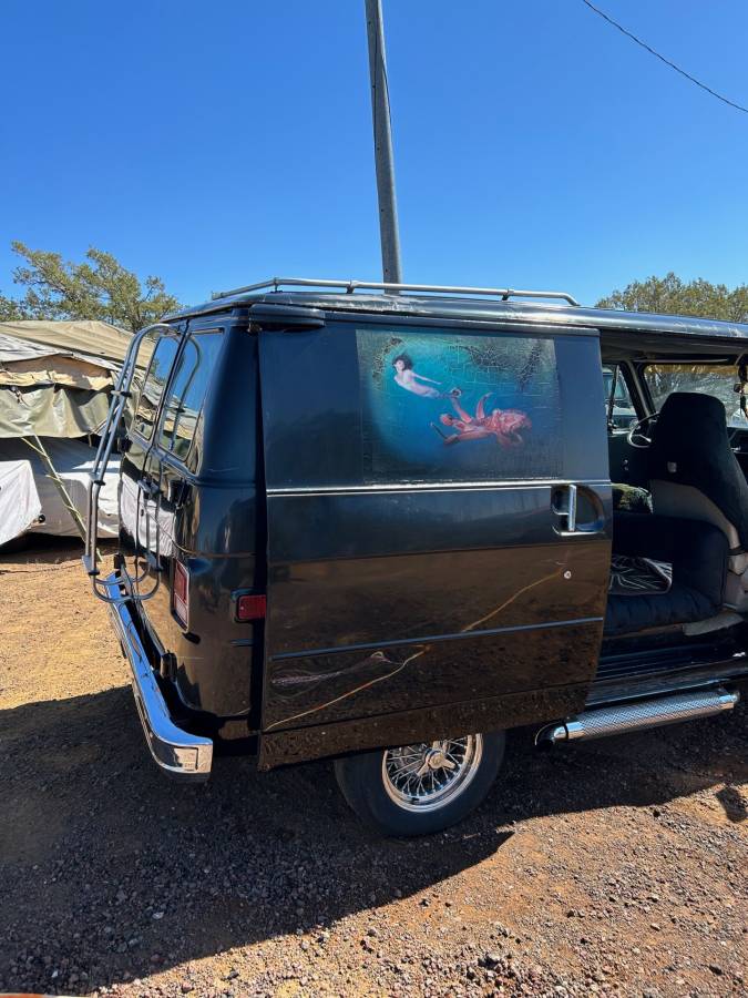 Chevy-g10-1982-black-9