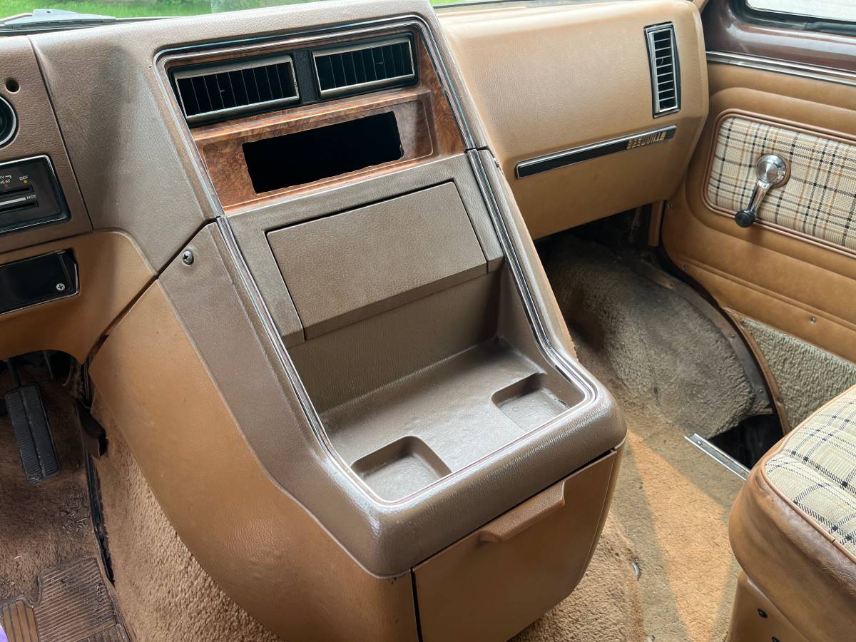 Chevy-g10-van-1978-brown-5