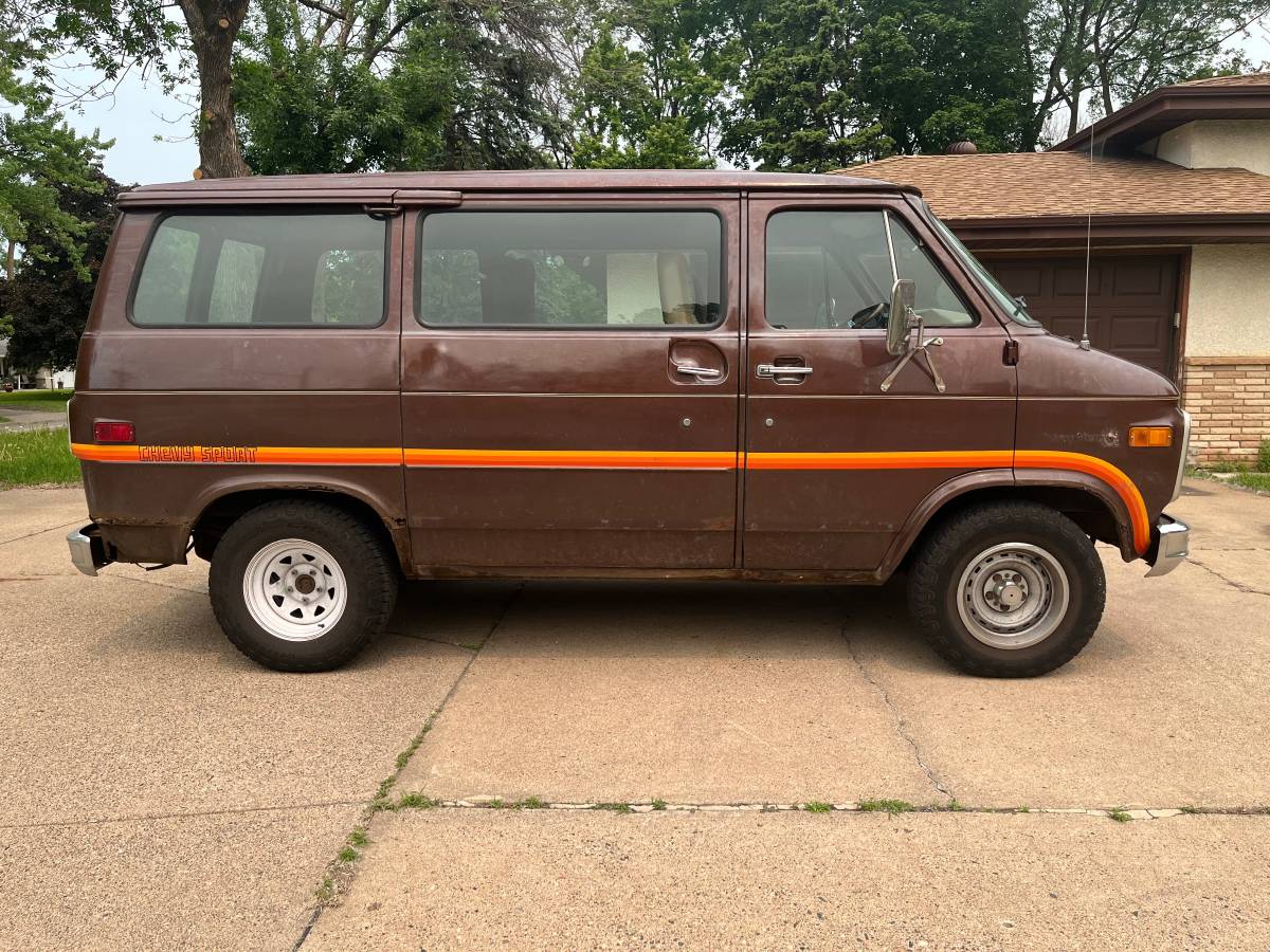 Chevy-g10-van-1978-brown-7