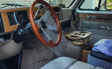 Chevy-g20-conversion-camper-rv-1990-white-10