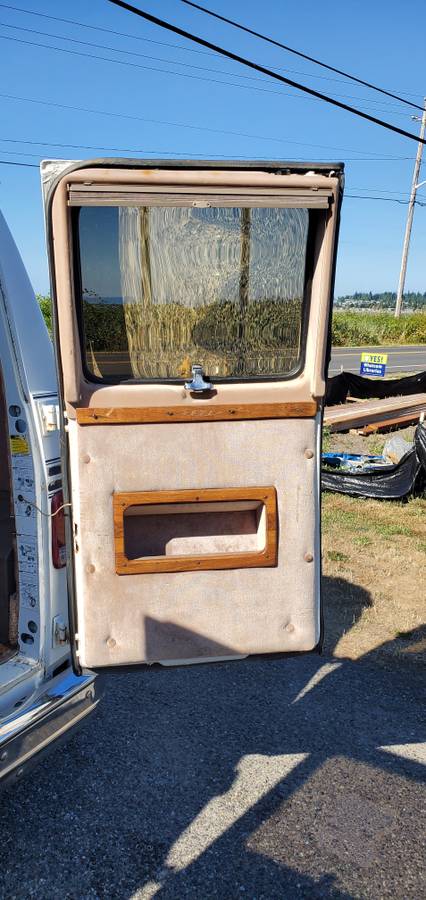 Chevy-g20-conversion-camper-rv-1990-white-13