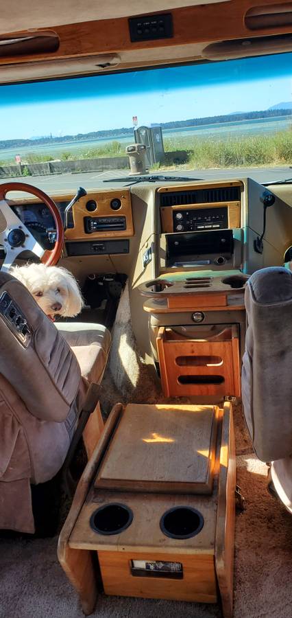 Chevy-g20-conversion-camper-rv-1990-white-18