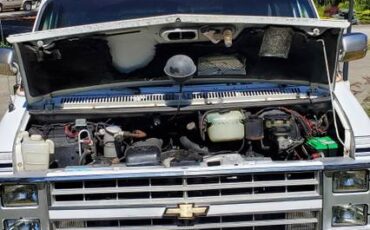 Chevy-g20-conversion-camper-rv-1990-white-19