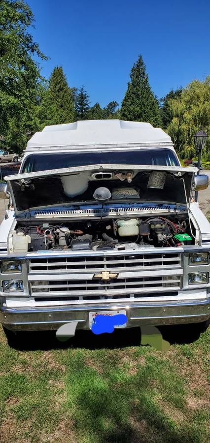 Chevy-g20-conversion-camper-rv-1990-white-19