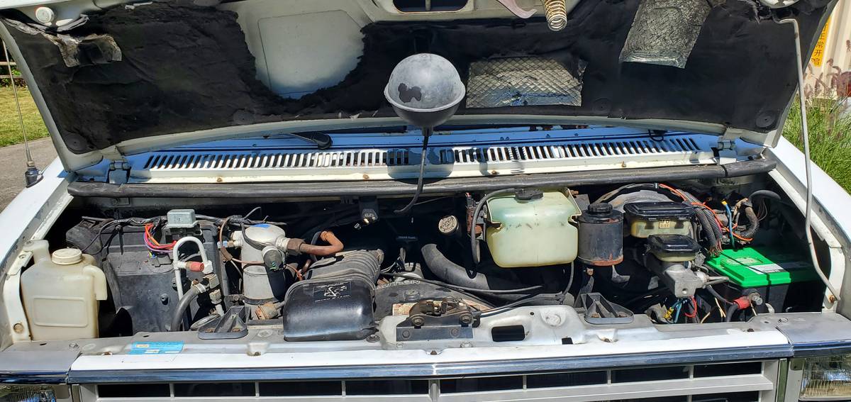 Chevy-g20-conversion-camper-rv-1990-white-20