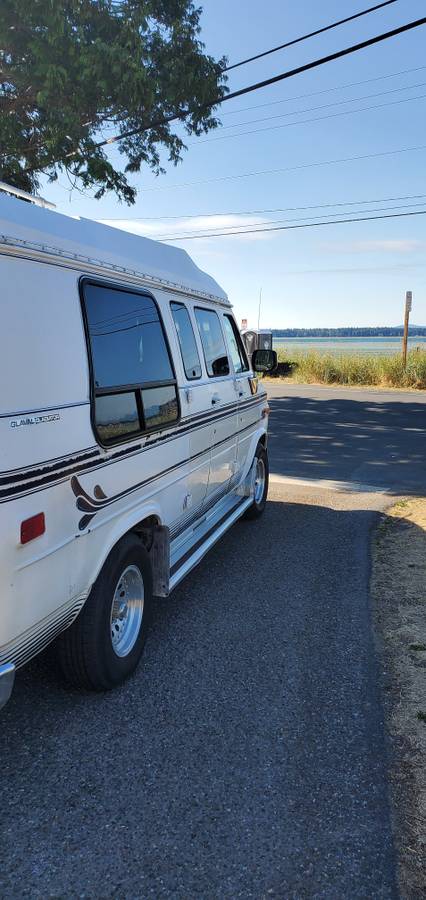Chevy-g20-conversion-camper-rv-1990-white-3