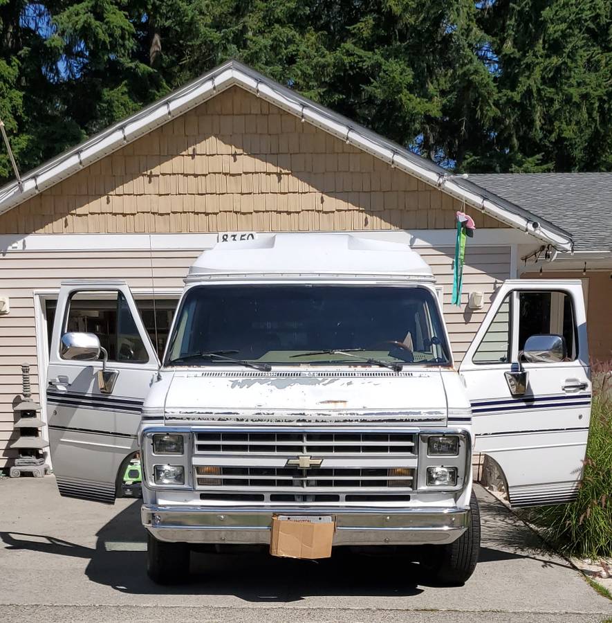 Chevy-g20-conversion-camper-rv-1990-white-6