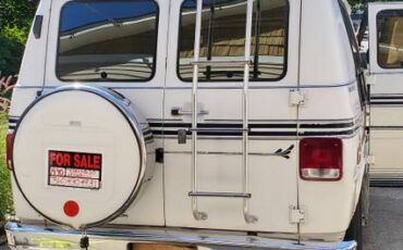 Chevy-g20-conversion-camper-rv-1990-white-7