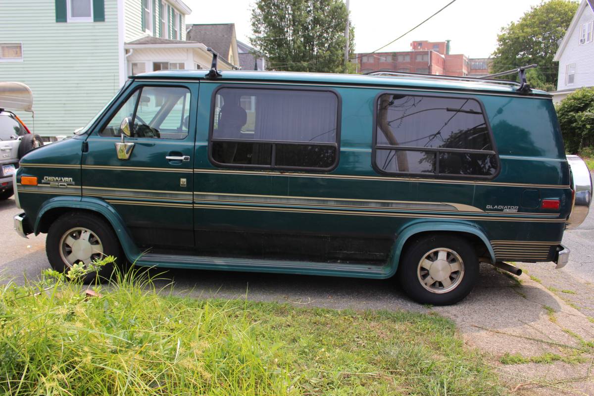 Chevy-g20-conversion-van-34ton-1995-green-2