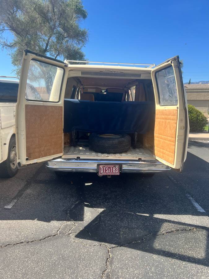 Chevy-g20-van-1981-brown-2