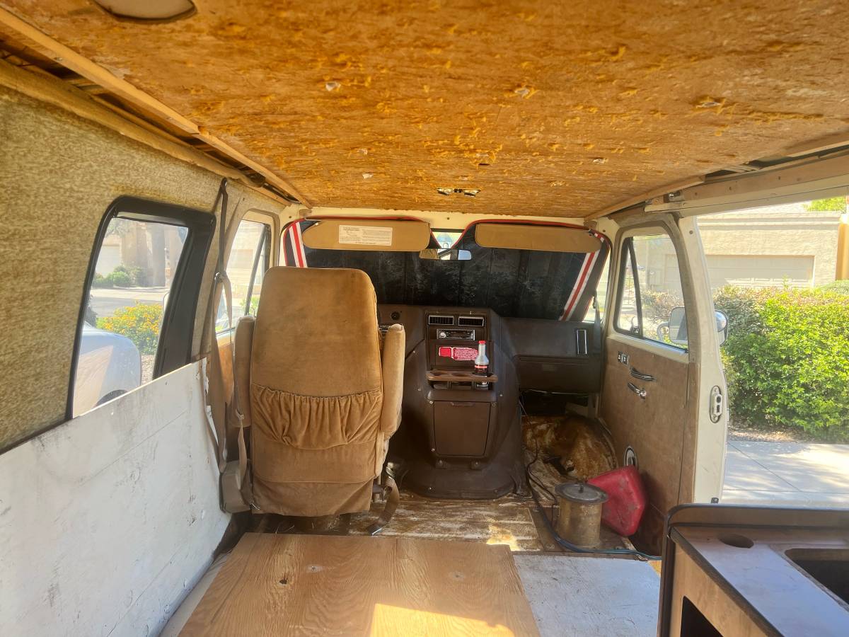 Chevy-g20-van-1981-brown-4