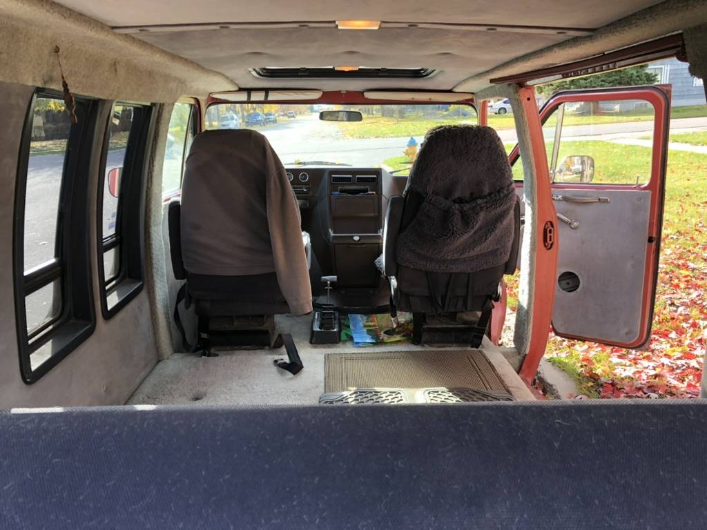 Chevy-g20-van-1985-3