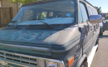 Chevy-g20-van-1989-green-1