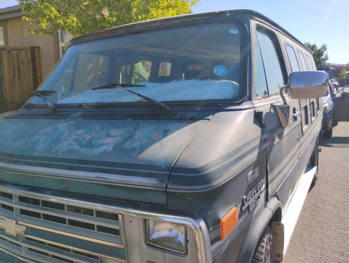 Chevy-g20-van-1989-green-1