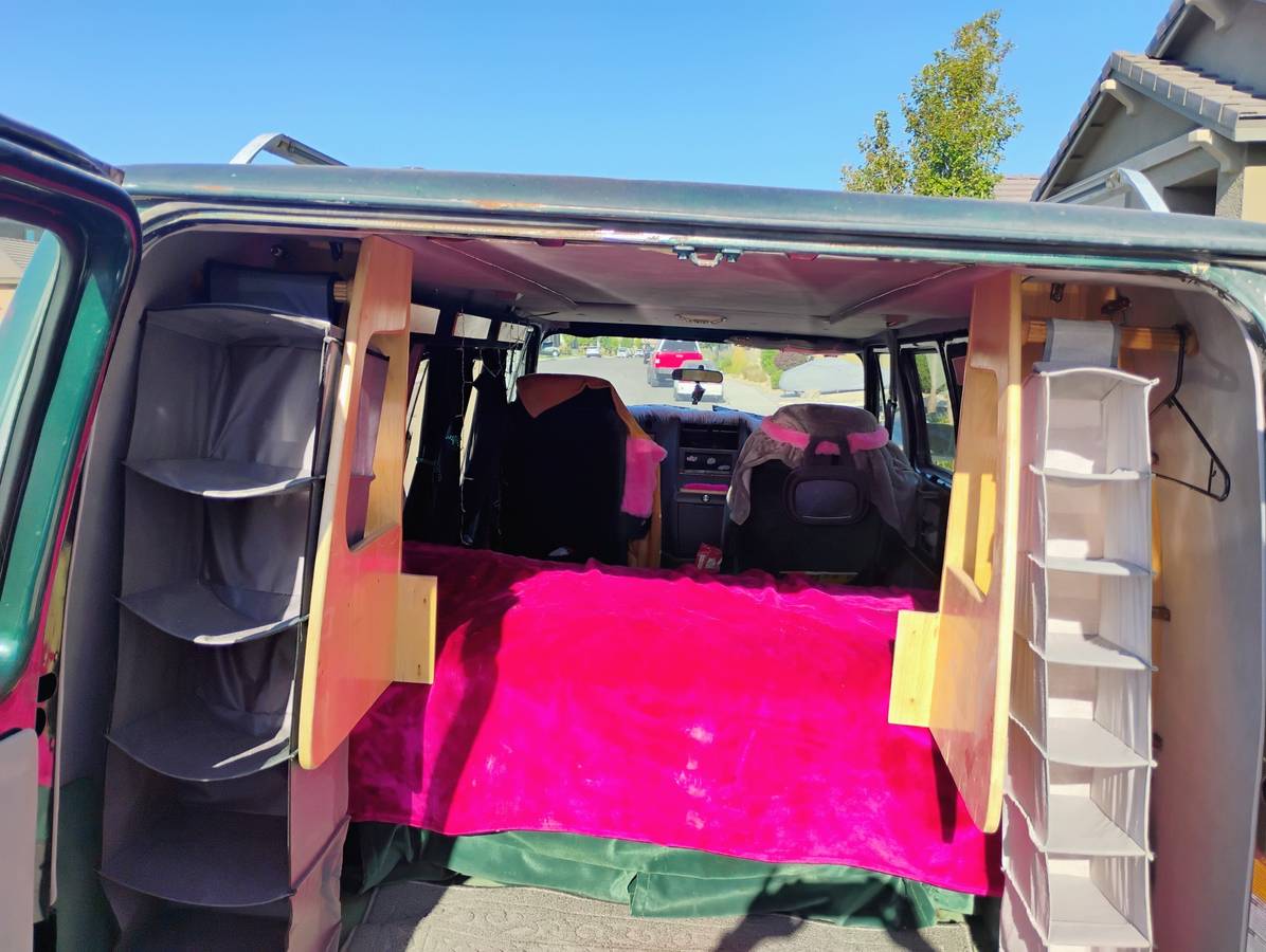 Chevy-g20-van-1989-green-3