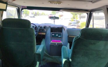 Chevy-g20-van-1989-green