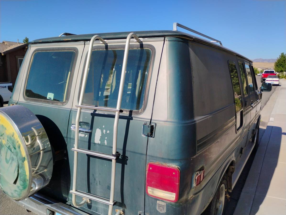 Chevy-g20-van-1989-green-4