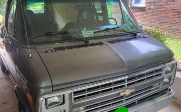 Chevy-g20-van-1990-grey