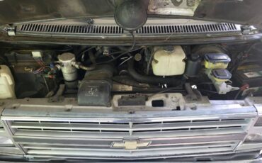 Chevy-g20-van-1990-grey-7