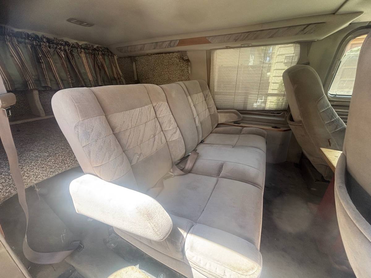 Chevy-g20-van-1995-6
