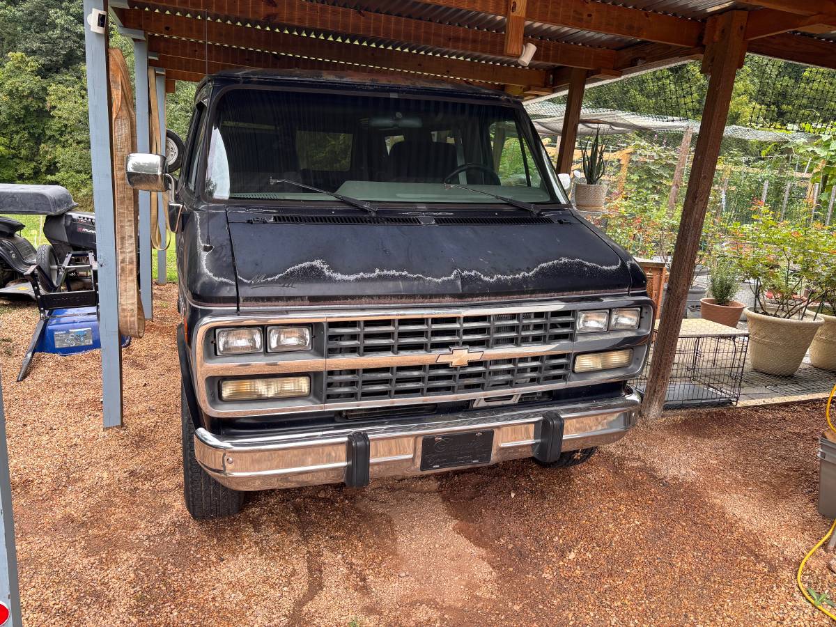 Chevy-g20-van-1995-black-2