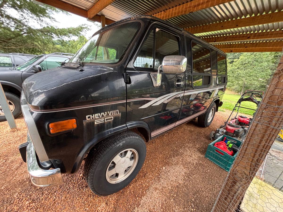 Chevy-g20-van-1995-black-4