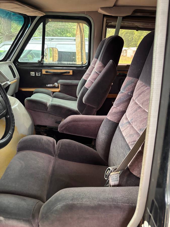 Chevy-g20-van-1995-black